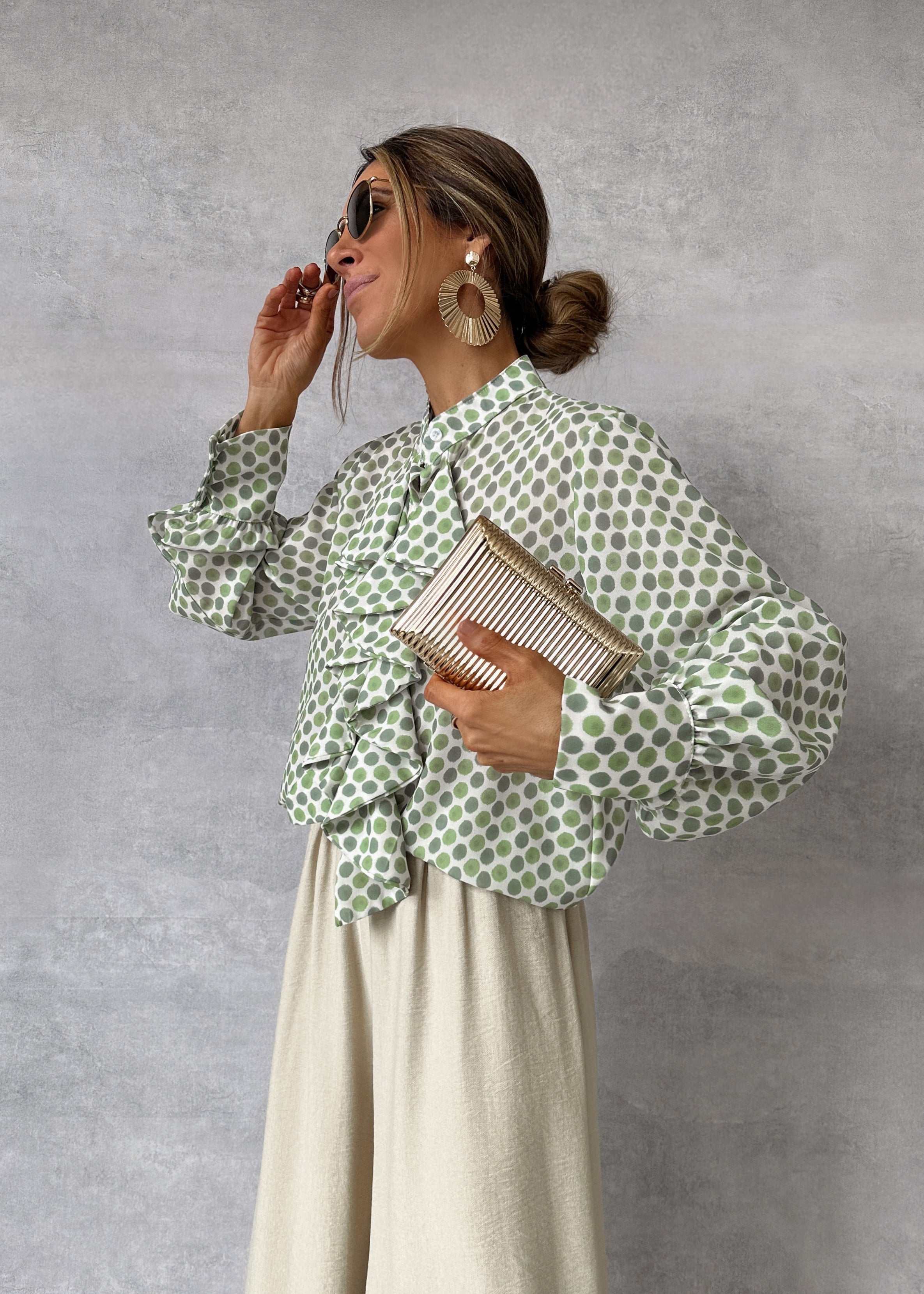 BLUSA LUNARES Y VOLANTES VERDE OHH FRIDAY